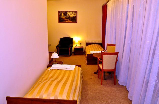 Hotel Pod Debami Terespol Szoba fotó