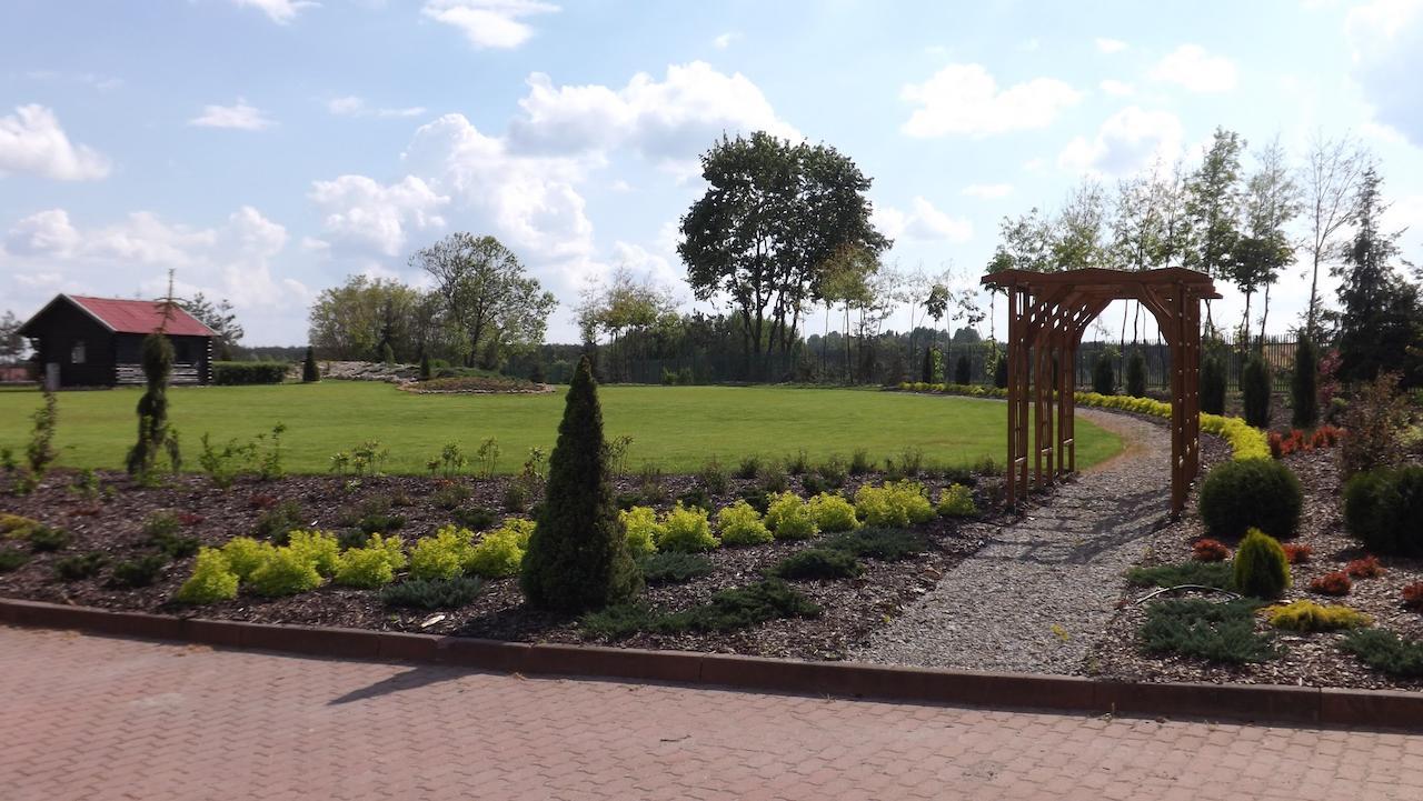 Hotel Pod Debami Terespol Kültér fotó