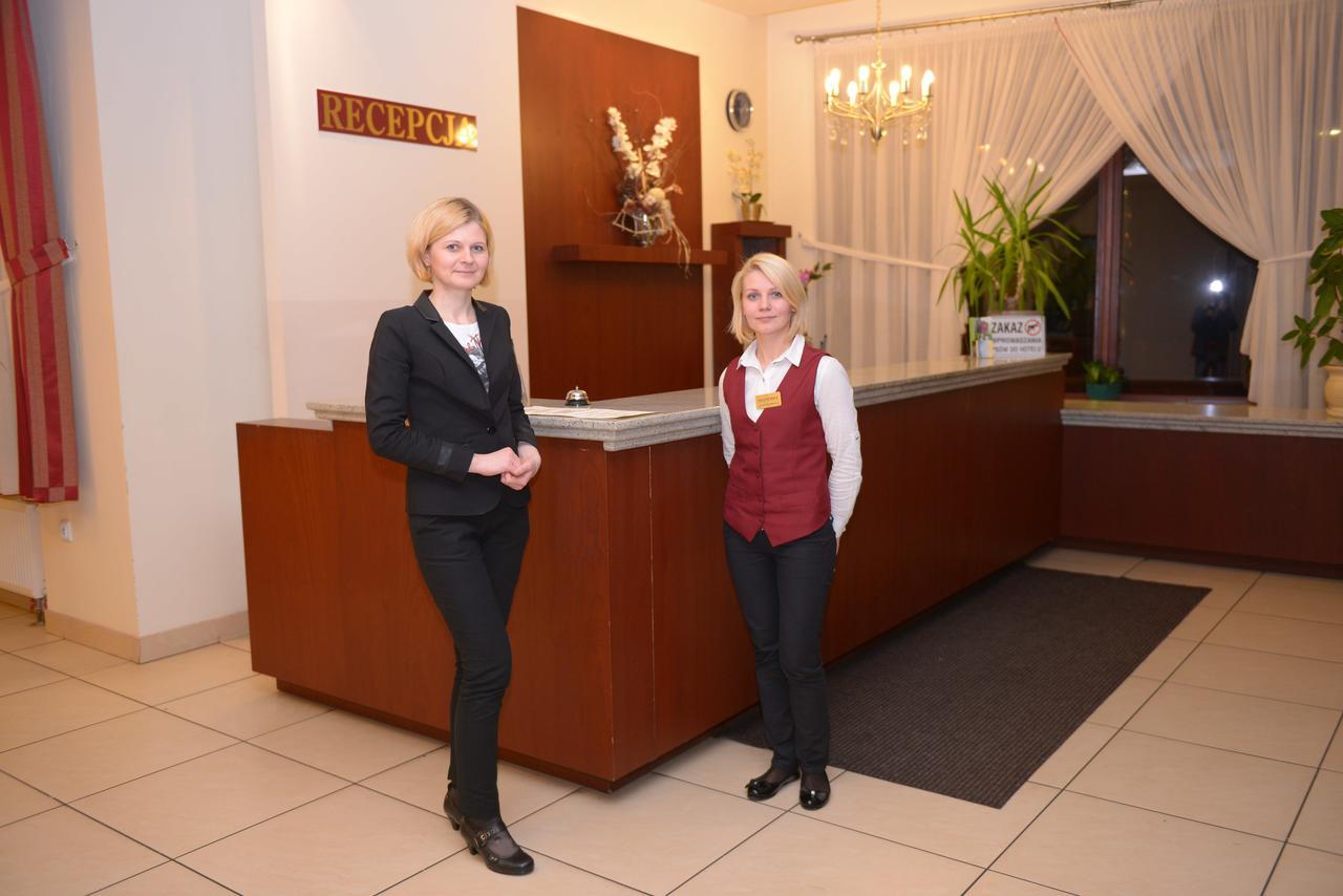 Hotel Pod Debami Terespol Kültér fotó